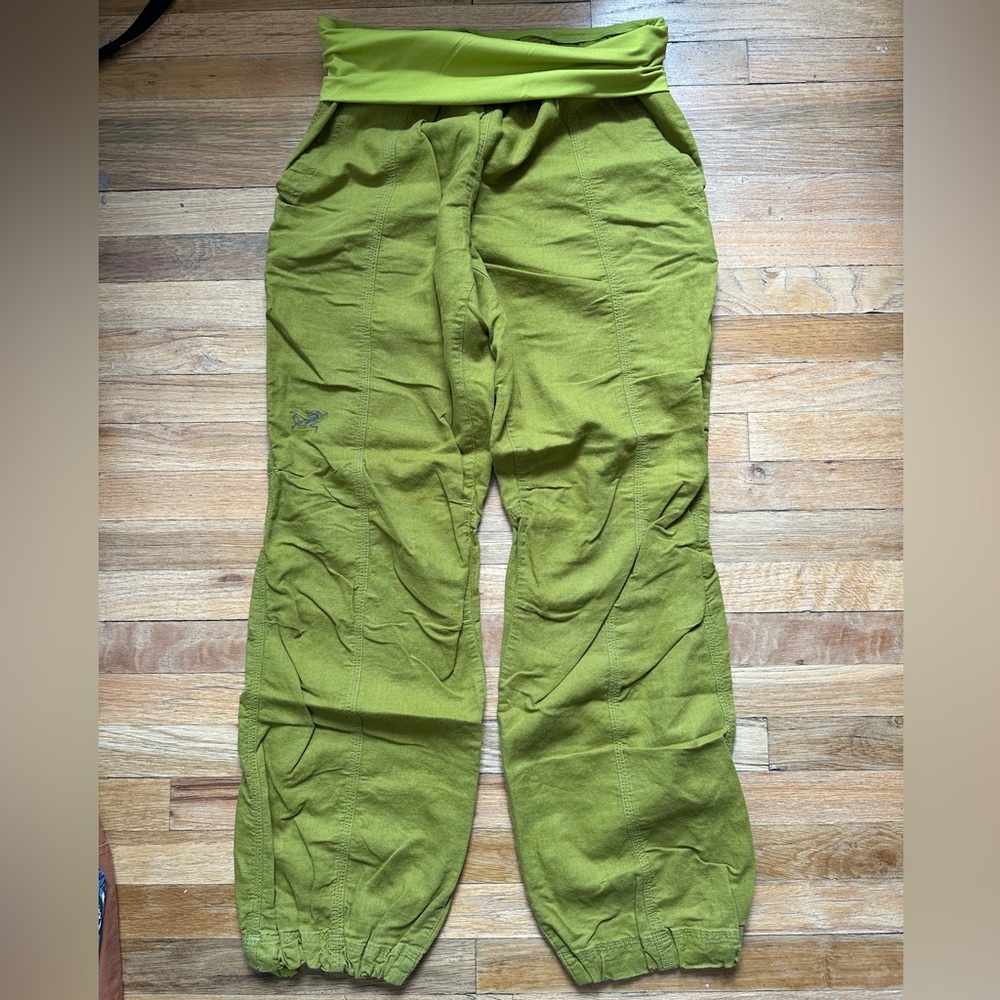 Green Arcteryx Linen Flowy Pants